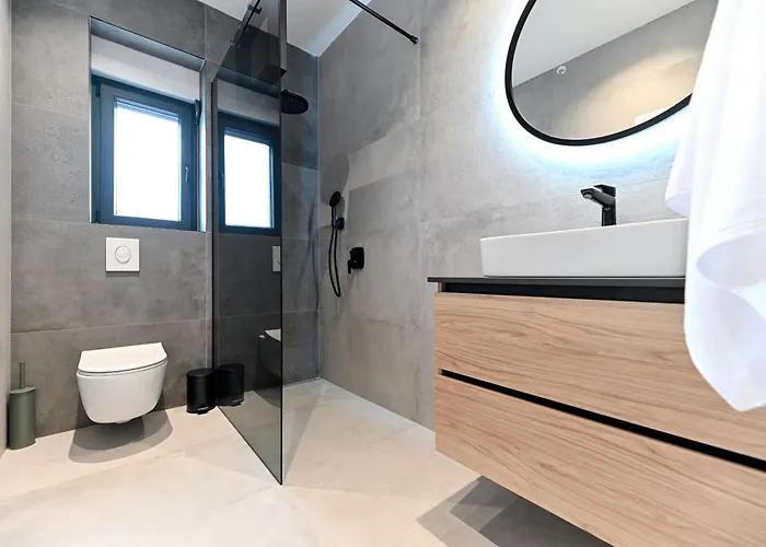Luxury Marlov With Swimming Pool And Private Parking