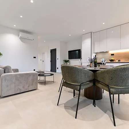 Apartment Luxury Marlov With Swimming Pool And Private Parking