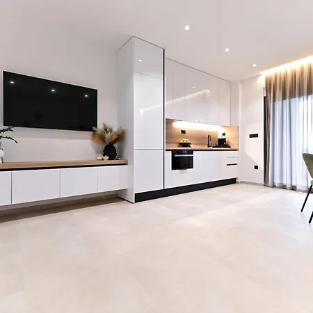 Luxury Marlov With Swimming Pool And Private Parking *