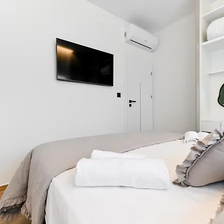 Luxury Marlov With Swimming Pool And Private Parking Apartment Bibinje