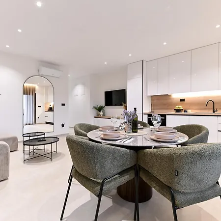 Luxury Marlov With Swimming Pool And Private Parking *