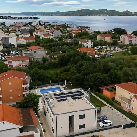 Luxury Marlov With Swimming Pool And Private Parking Apartment