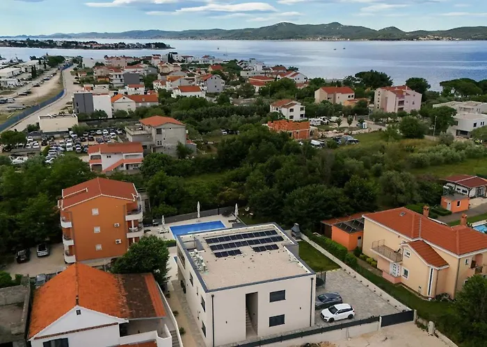 Luxury Marlov With Swimming Pool And Private Parking Apartman