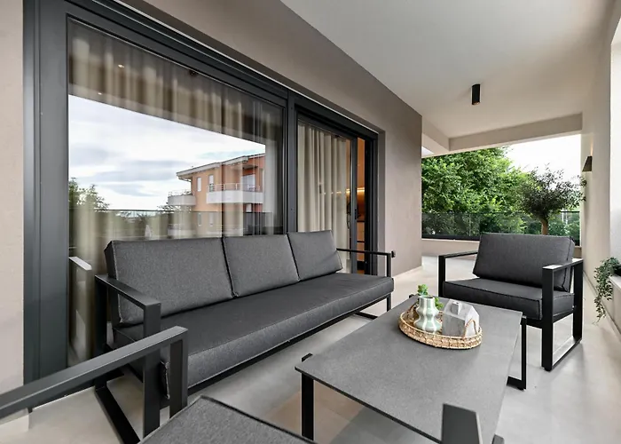 Luxury Marlov With Swimming Pool And Private Parking Apartman Bibinje